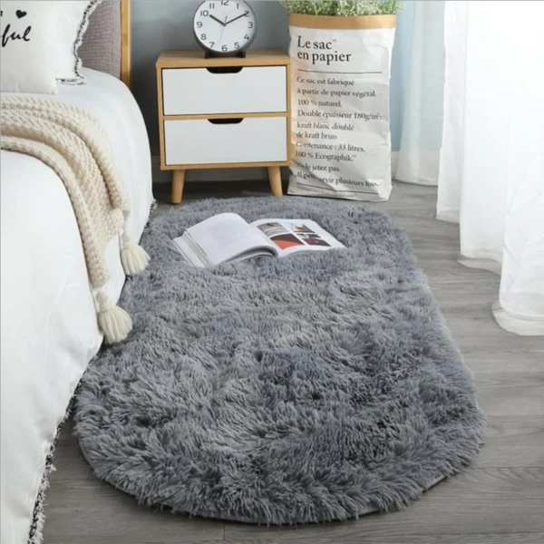 Ovaler Hochflor-Teppich