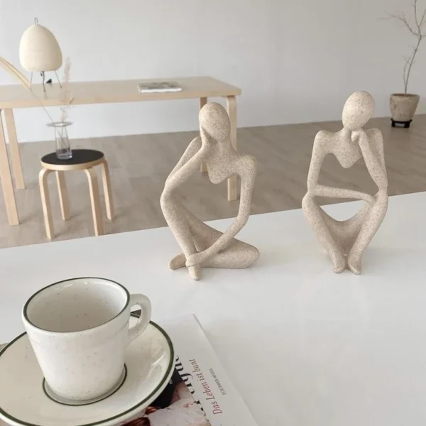 The Thinker – Abstrakte Skulptur aus Harz